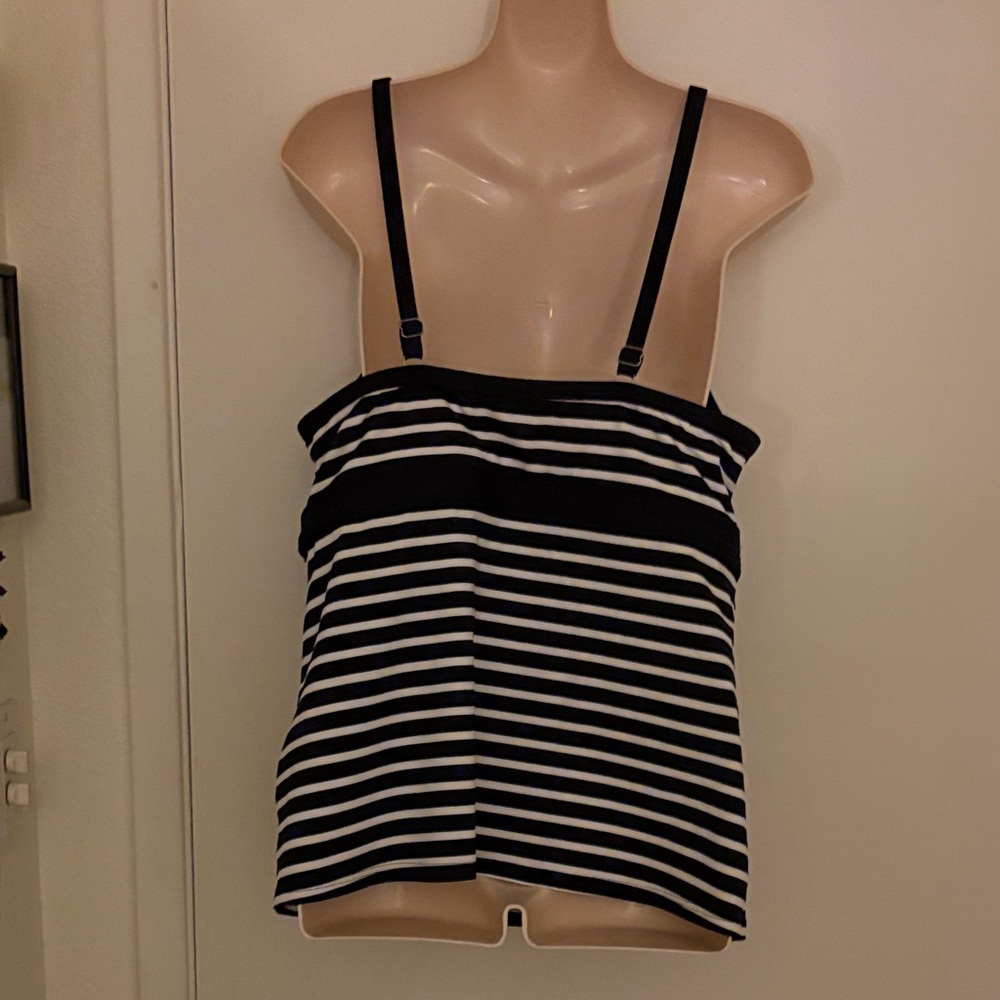 LAND’S END Striped Black and White Women's Swim Top size 12P - Picture 2 of 3